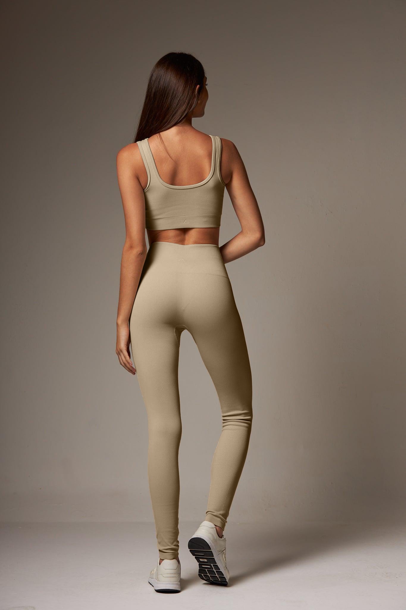 Top Outsider Seamless Nude Wheat